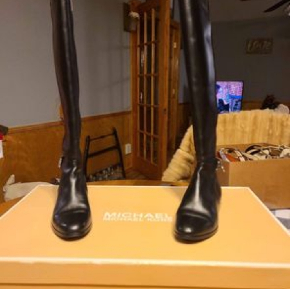 MICHAEL KORS Aileen BLACK Leather Elastic Back Tall Riding Boots 5.5